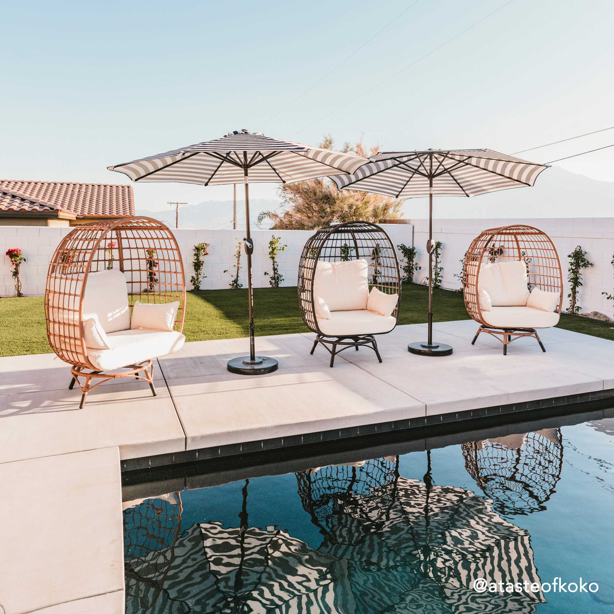 SUNJOY Metal Frame Swivel Egg Cuddle Chair with Cushions